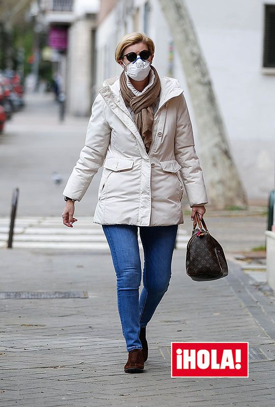 EXCLUSIVA: Maria Zurita acude a trabajar protegida contra el coronavirus