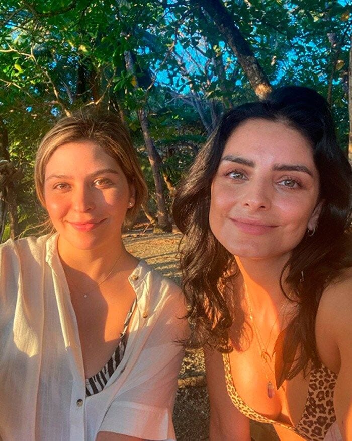 Aislinn Derbez y su hermana Michelle Aguilera