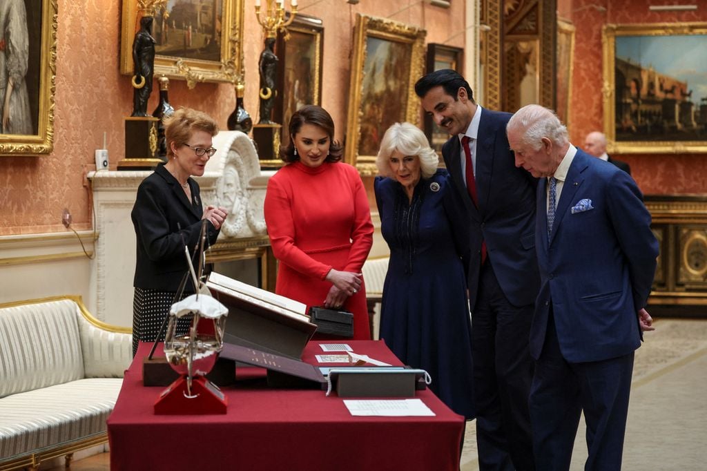 Rey Carlos, reina Camilla, emir de Catar y jequesa de Catar 