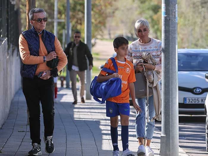 Ana María Aldón y José Ortega Cano con su hijo José María 