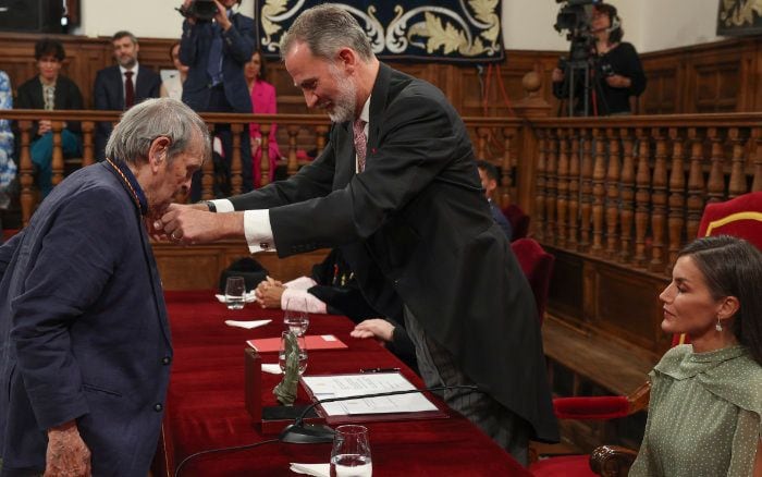 Do Felipe entrega el Premio Cervantes a Rafael Cadena 