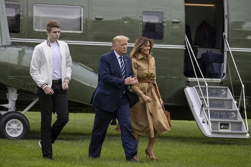 Melania y Donald Trump con su hijo Barron 