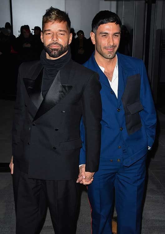 Ricky Martin de la mano de su marido 