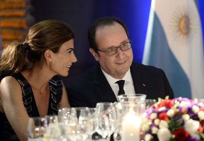 Juliana Awada comparte en sus redes sociales momentos de su día a día, cuando recibieron a Hollande ella publicó una foto de ambos en la que decía que habían estado charlando de todo
