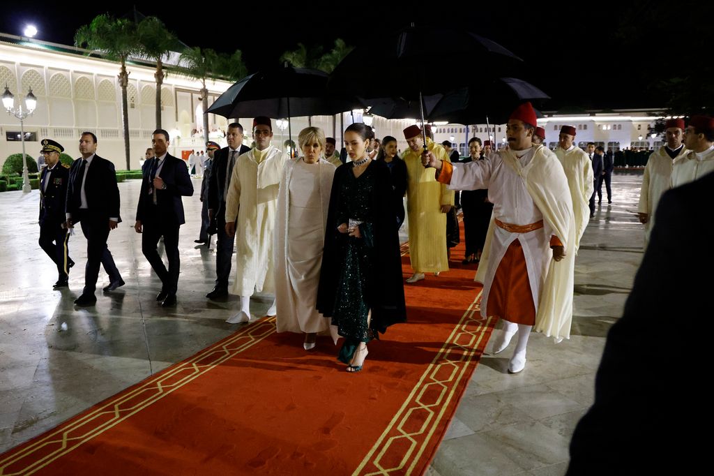 Lalla Khadija y Brigitte Macron en una cena de Estado en el Palacio Real de Rabat el 29 de octubre de 2024