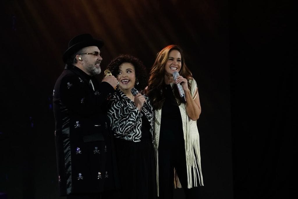 Lucero y su familia en el Teletón