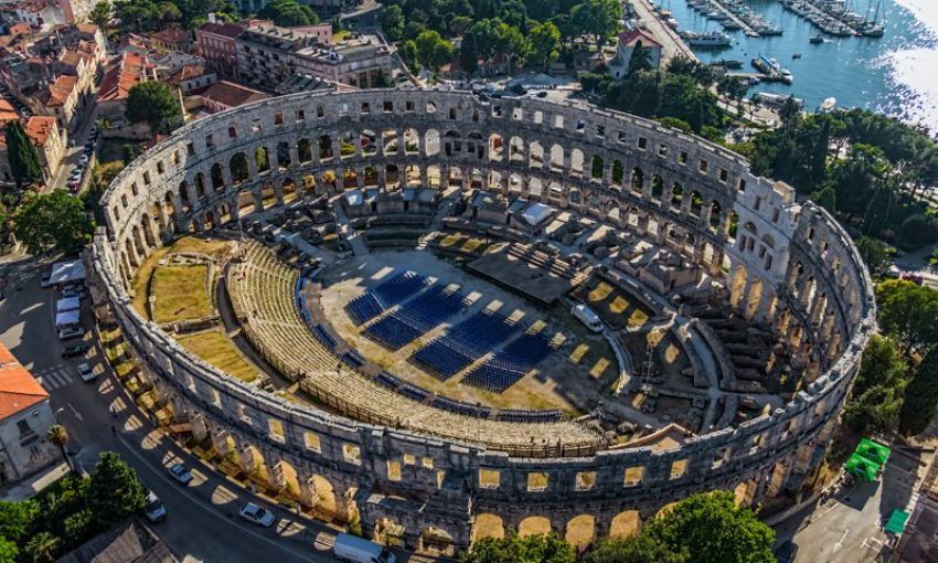 El anfiteatro romano de Pula, muy bien conservado, conocido también como Pula Arena.