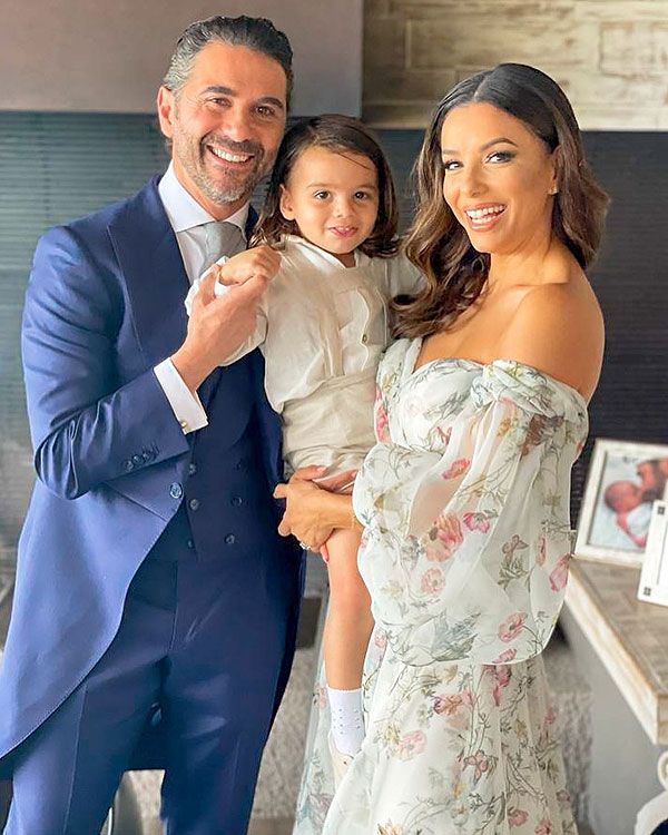 Eva Longoria y Pepe Bastón junto a su hijo en común Santiago Enrique