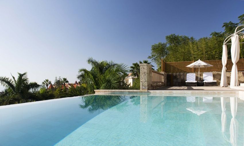 Piscina de la villa Las Mimosas, del hotel Bahía del Duque de Tenerife