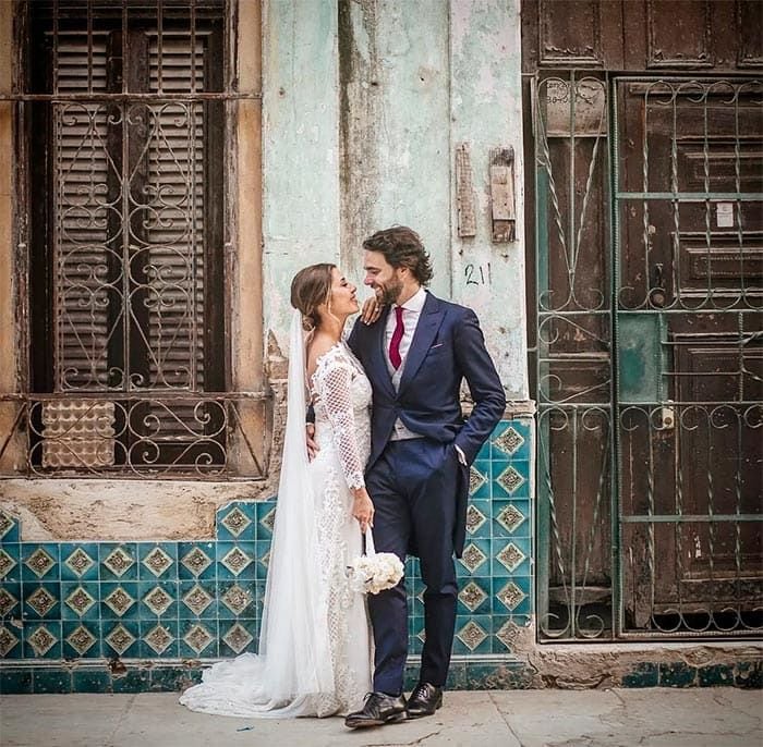 Elena Tablada y Javier Ungría durante su boda en Cuba