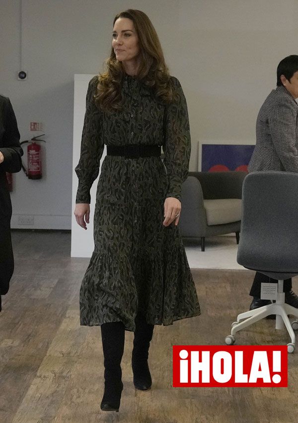 Kate Middleton estrena el vestido de leopardo más elegante para llevar con botas altas