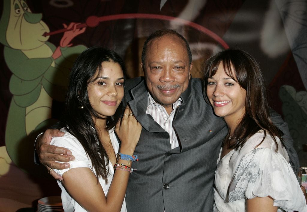 Quincy Jones con sus hijas Kidada y Rashida Jones en Los Ángeles, California