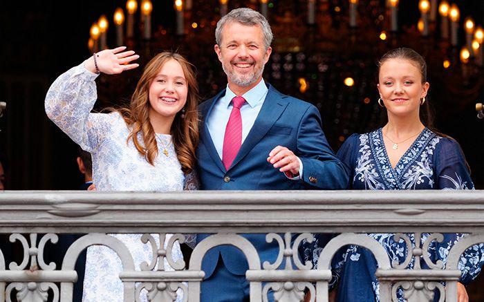 Federico X con sus hijas