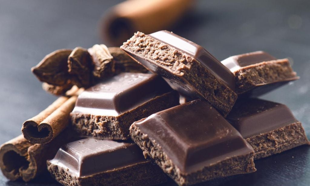 el chocolate negro ayuda a proteger a la piel de los radicales libres