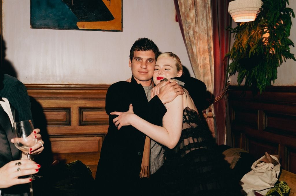 Gus Wenner y Elle Fanning