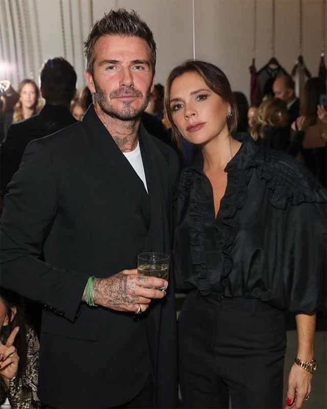 Victoria Beckham revela el secreto de la belleza de su marido: ¡Le 'roba' sus cosméticos!