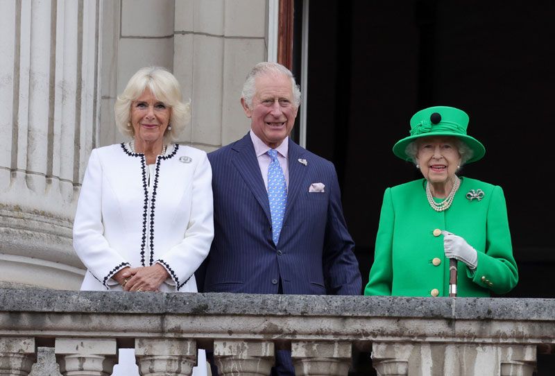 Isabel II, el príncipe Carlos y Camilla