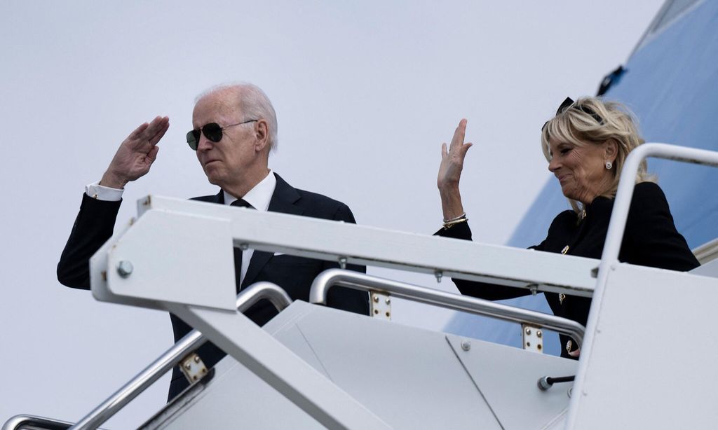 The president and first lady left London on Air Force One after Queen Elizabeth\'s funeral