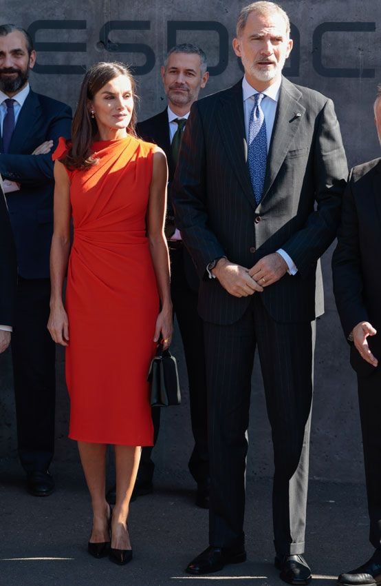 Reina Letizia vestido naranja Zara