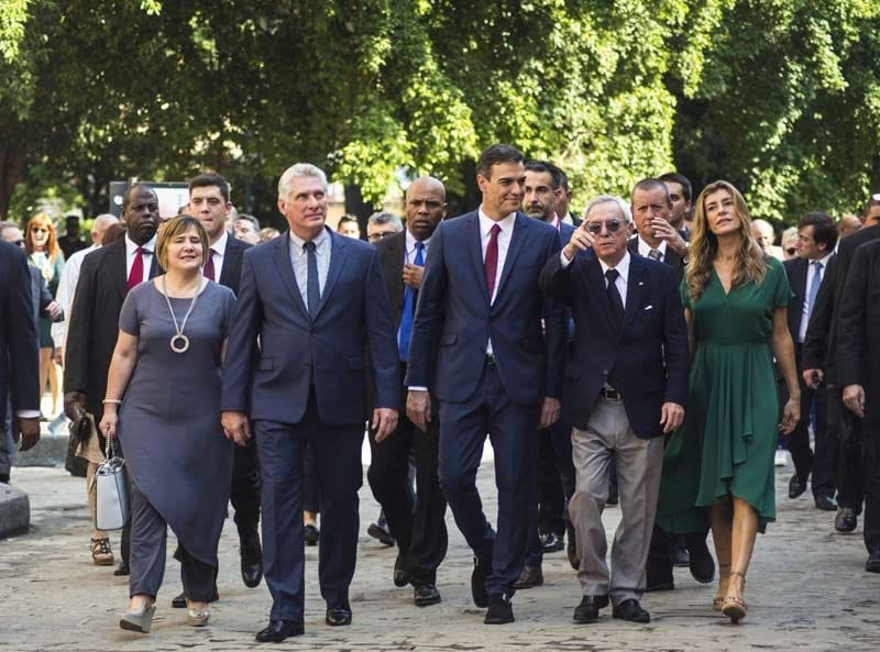 Lis Cuesta, Miguel Díaz-Canel, Pedro Sánchez y Begoña Gómez