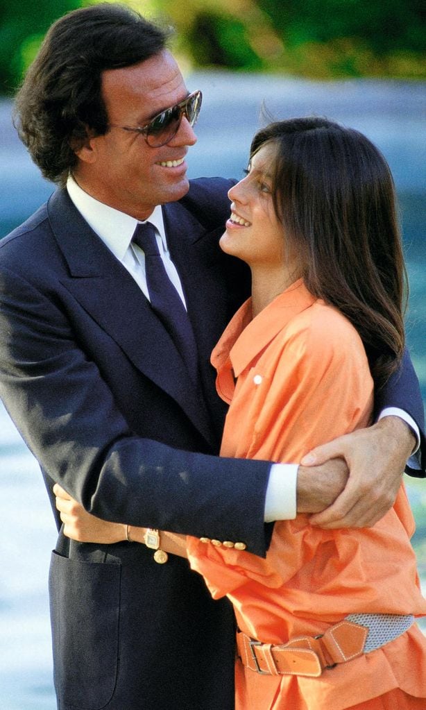 HO4130 JULIO IGLESIAS ISABEL PREYSLER