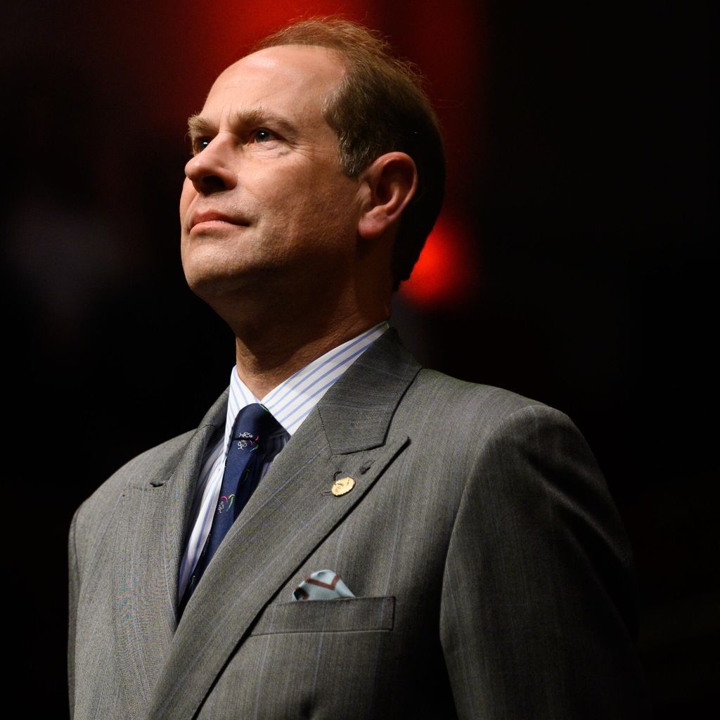 prince edward presents the duke of edinburgh 39 s international gold awards