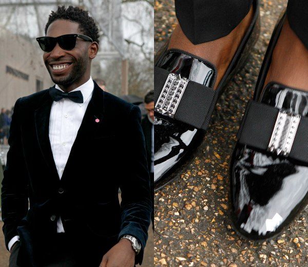 LONDON COLLECTIONS El músico Tinie Tempah, uno de los habituales de la London Collections, con un elegante esmoquin de terciopelo de chaqueta entallada y zapatos de charol. 