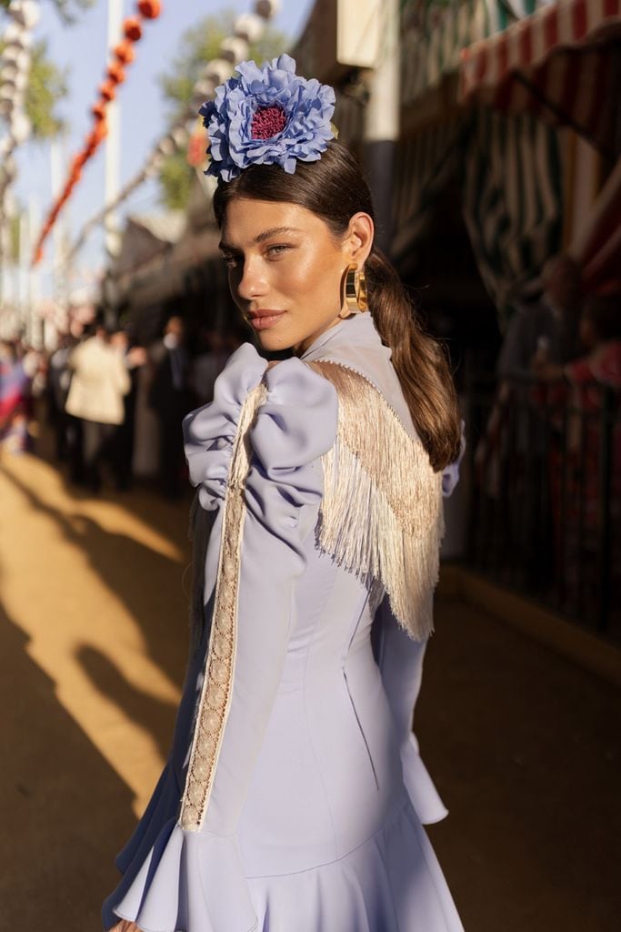 Feria de Abril 2024: Carmen Santacruz y su espectacular traje de flamenca