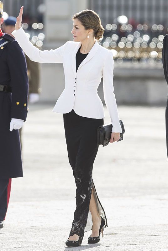 reina_letizia_pascua_militar_look_1z