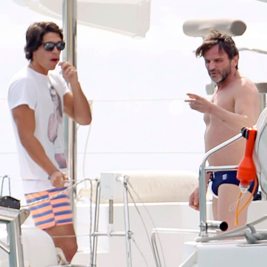 Fernando Tejero y Pablo Castellano, durante unas vacaciones en Ibiza, en 2014, junto con otros amigos.