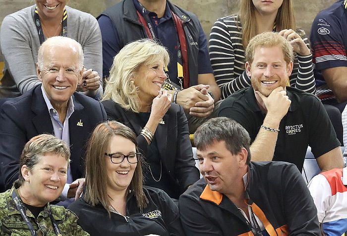 El príncipe Harry con el matrimonio Biden