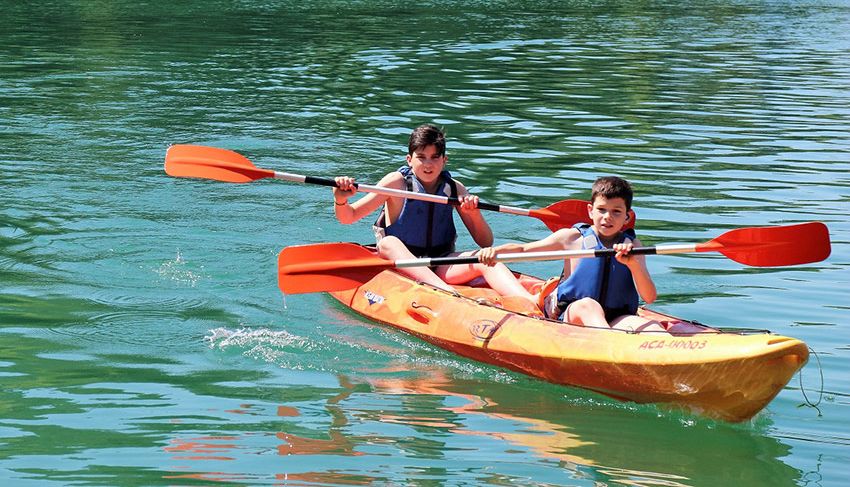 Piraguismo-en-el-embalse-de-la-Baells