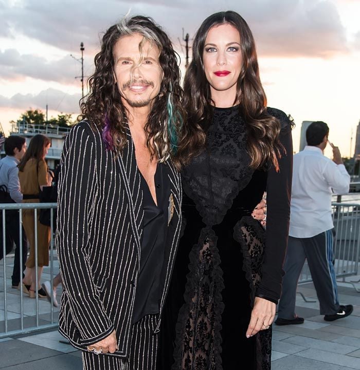 Steven Tyler es padre de Liv Tyler, que es diez años mayor que su nuevo amor, Aimee Ann Preston
