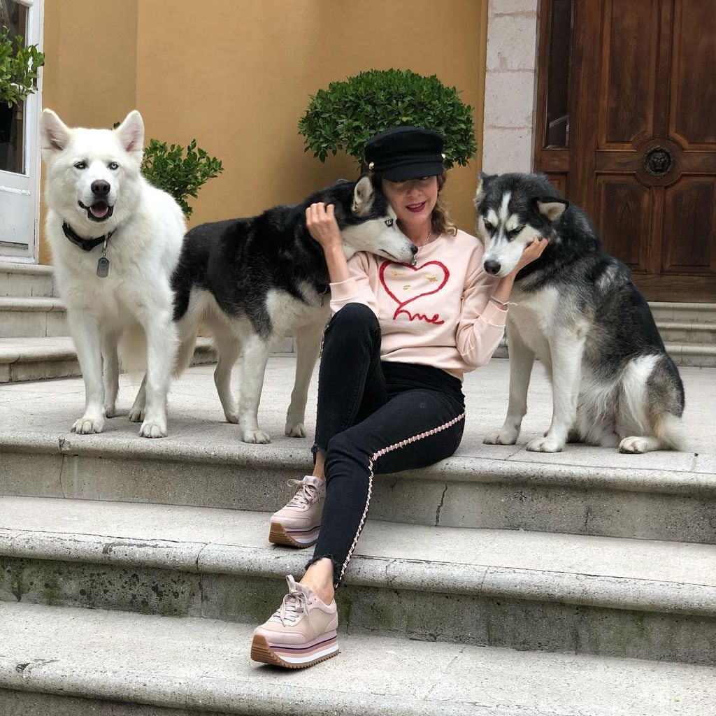 Edith González y sus perros