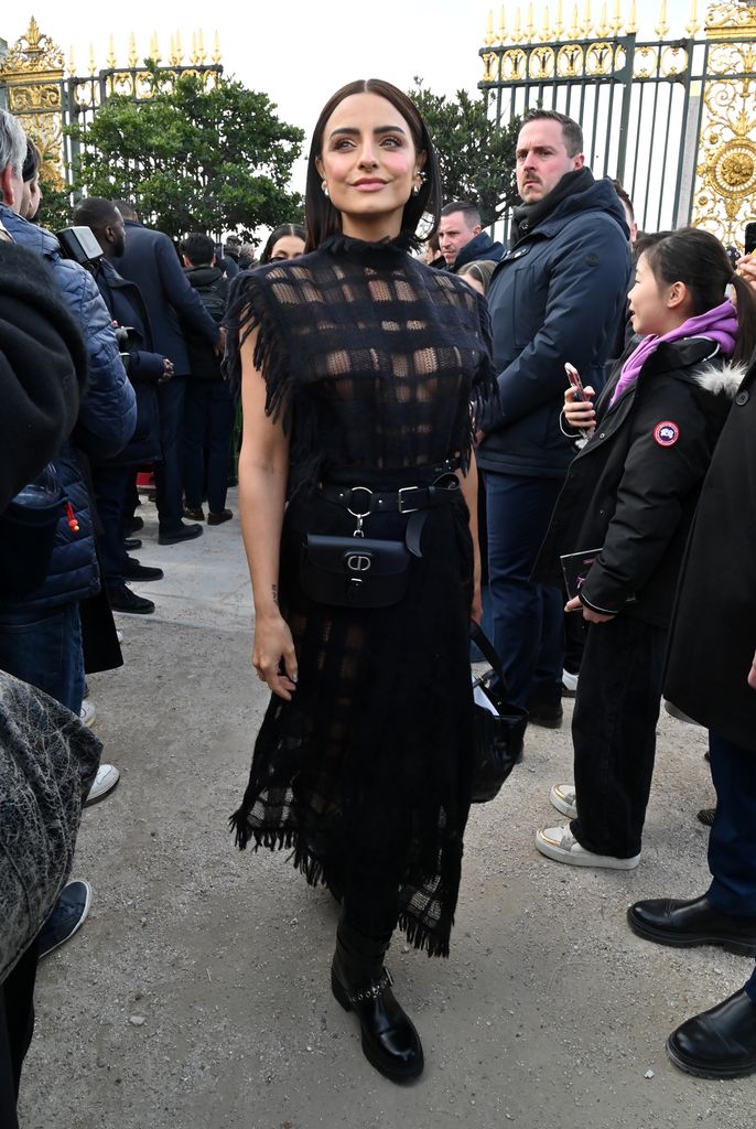 Aislinn Derbez entre las invitadas al exclusivo desfile de Dior en París