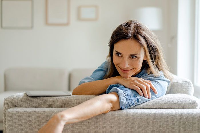 mujer relajada