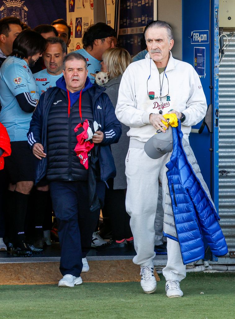 El presentador Juan y Medio no faltó al partido benéfico 