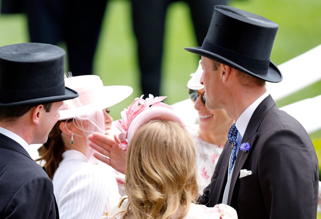 El príncipe Guillermo en Ascot con sus primas 