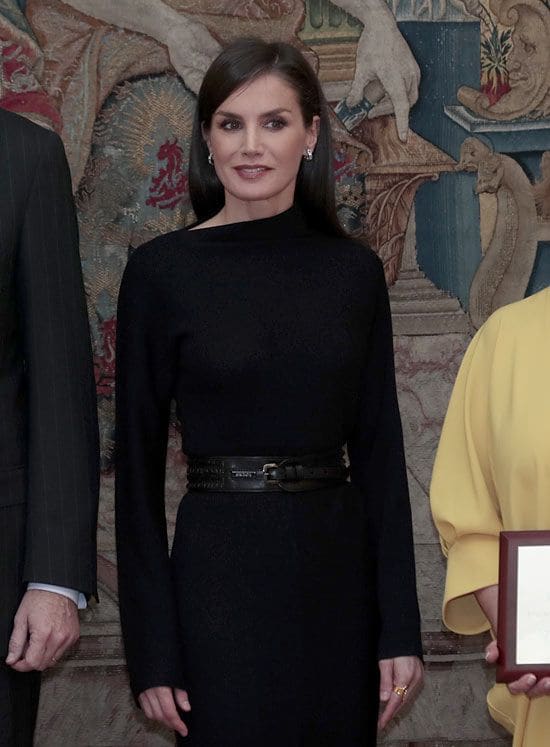 La reina Letizia con un nuevo vestido negro