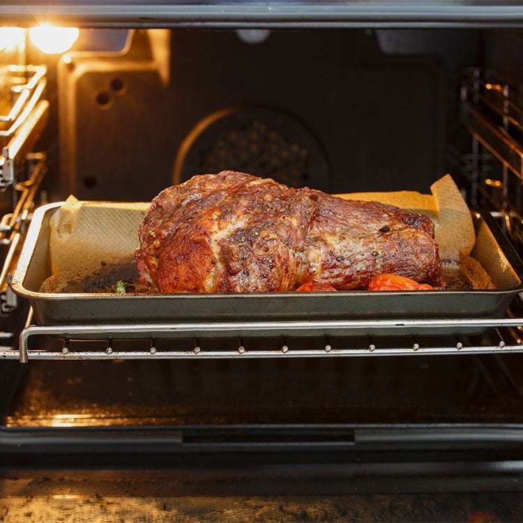 Carne dentro del horno