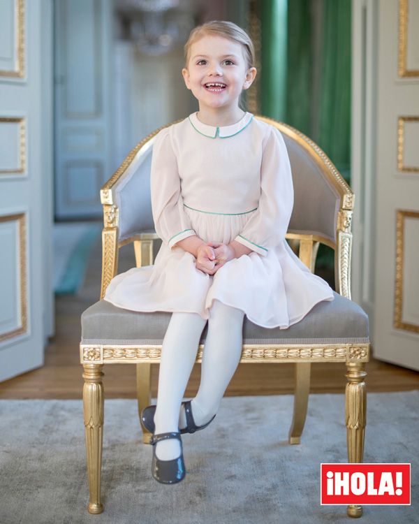 La Casa Real sueca ha difundido dos nuevas imágenes que reflejan la felicidad de la princesa y la de sus padres, Victoria y Daniel de Suecia. Foto realizada por Kate Gabor
