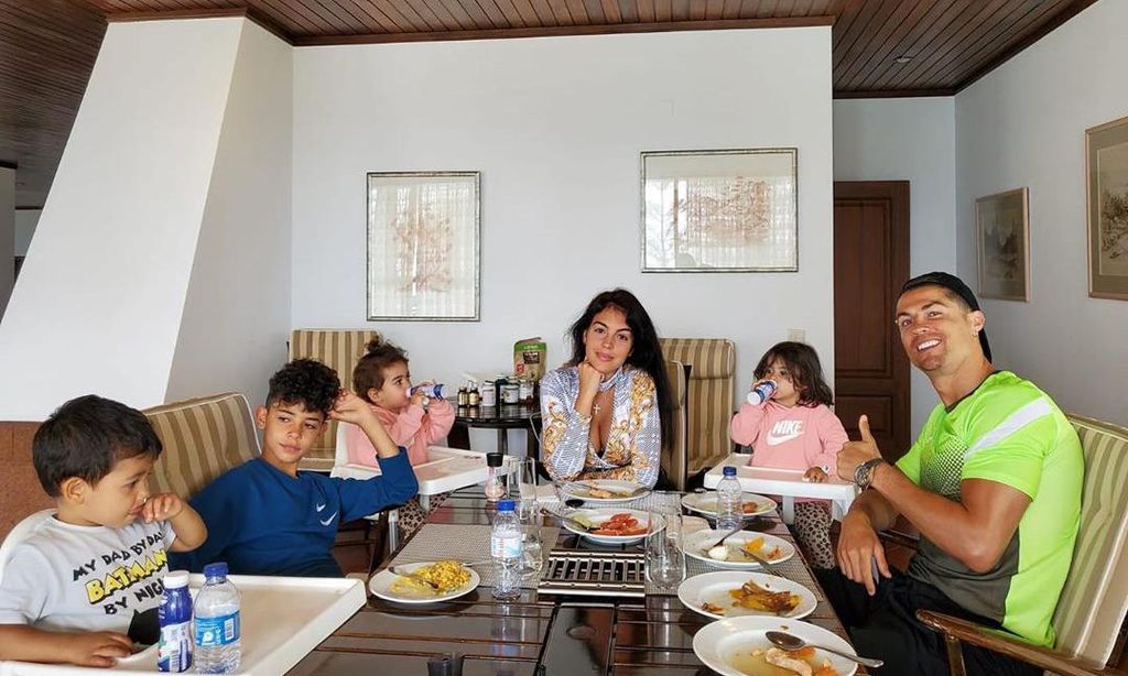 cristiano ronaldo georgina rodr guez y sus hijos