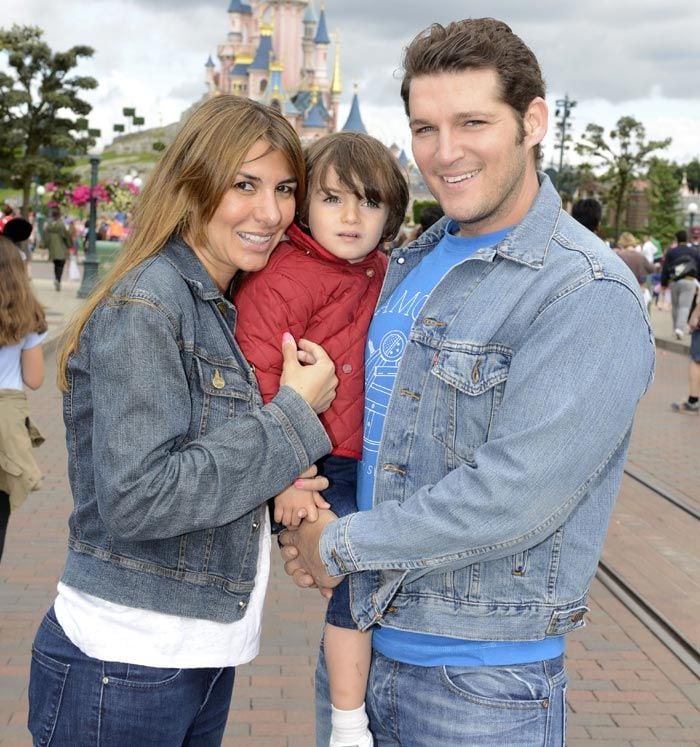 Manu y Silvia celebran este mes de octubre su octavo aniversario de boda, se dieron el 'sí' en 2008 en El Escorial ©Disneyland Paris
