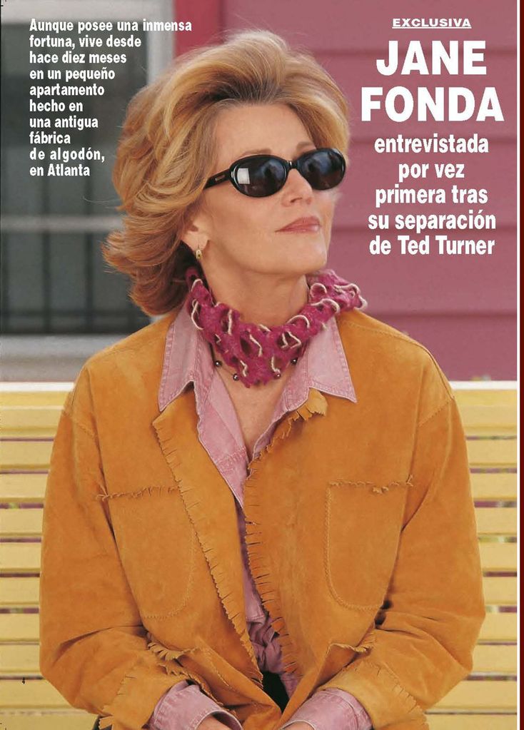 Pdf. Hola 2960. Mayo 2001. Jane Fonda con su hijo Troy Garity y su novia, la diseñadora Laura Mikeal Bridge, en su casa de Atlanta.