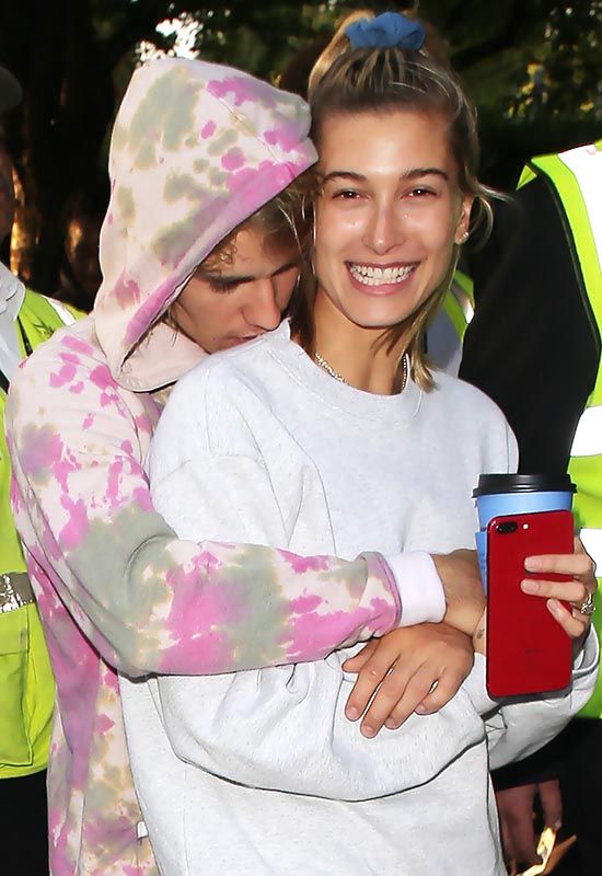 justin bieber hailey baldwin 1año casados08 risa