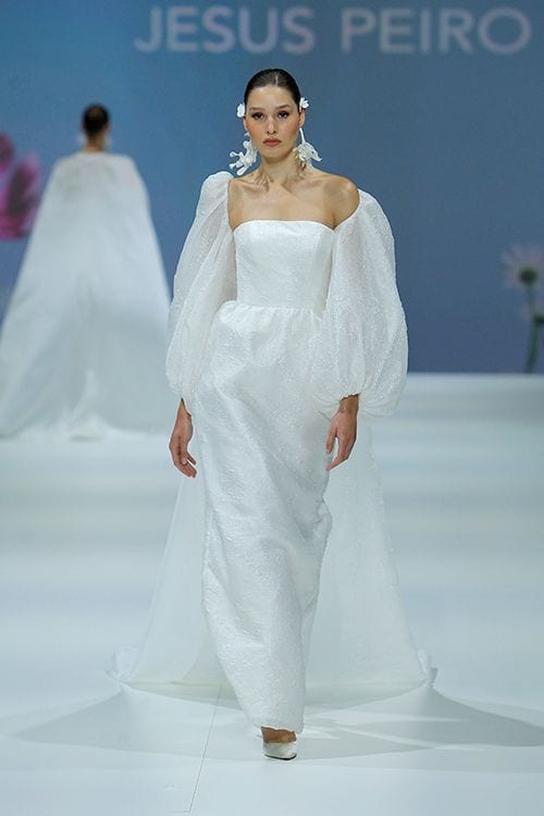 Vestido de novia con mangas abullonadas