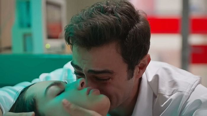 'Hermanos': Ömer completamente devastado se enfrenta a la pérdida más dura de su vida: la de su hermana Asiye