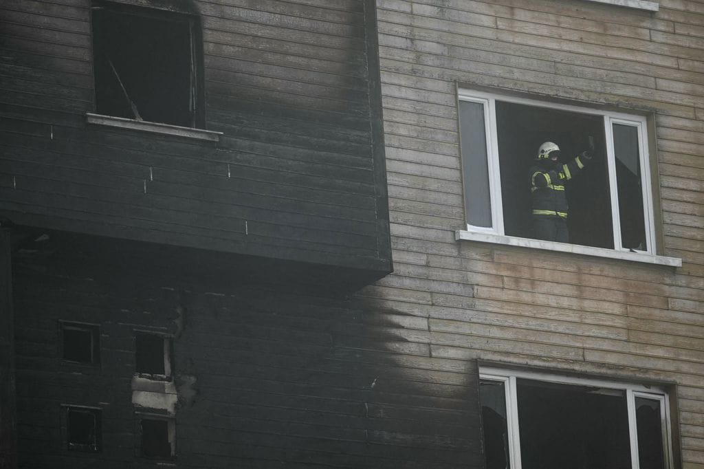 Incendio en hotel de esquí en Turquía deja al menos 76 muertos y decenas de heridos