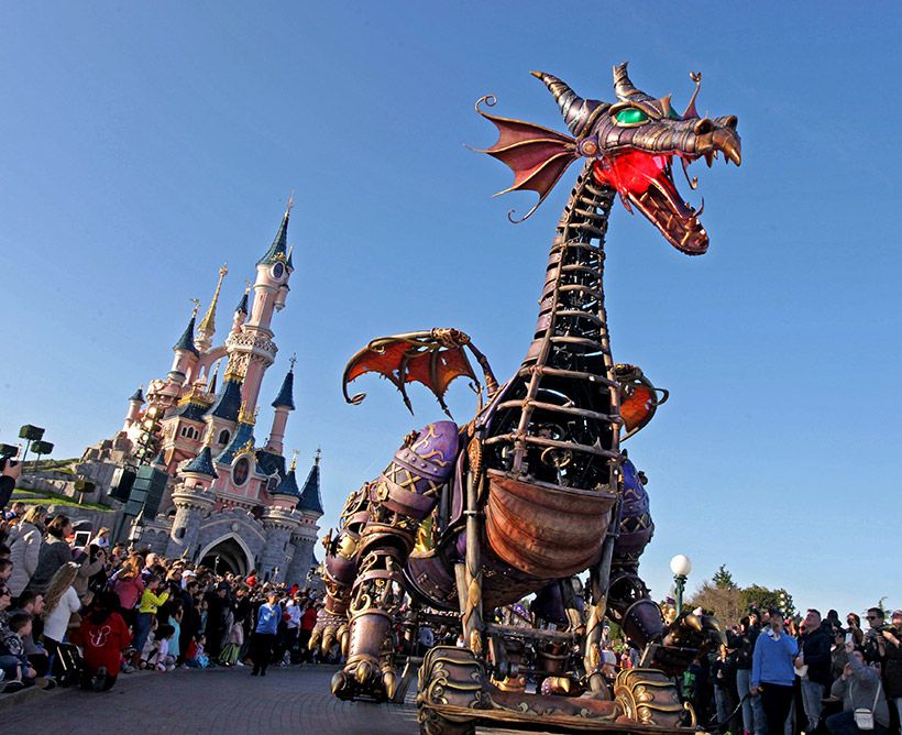 Disney-Stars-on-Parade-Descubre-el-Encanto