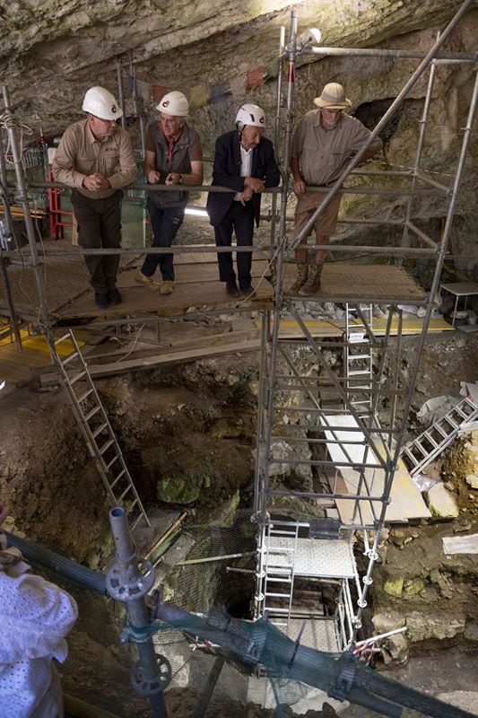 Alberto de Mónaco visita los yacimientos de Atapuerca 